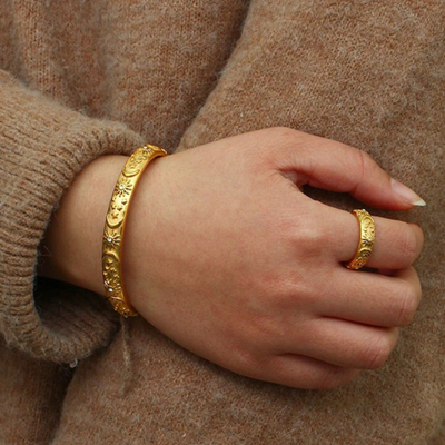 Gouden Bloemen Gravure Armband Dames