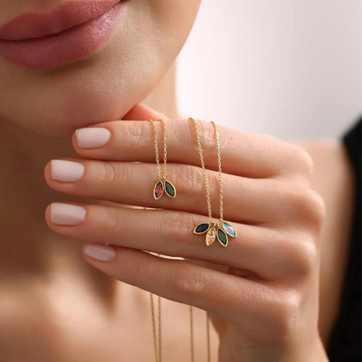 Geboortesteen Bloemblaadjes Oma Ketting