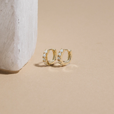 Dames Opaal Huggie Oorringen 18K Verguld