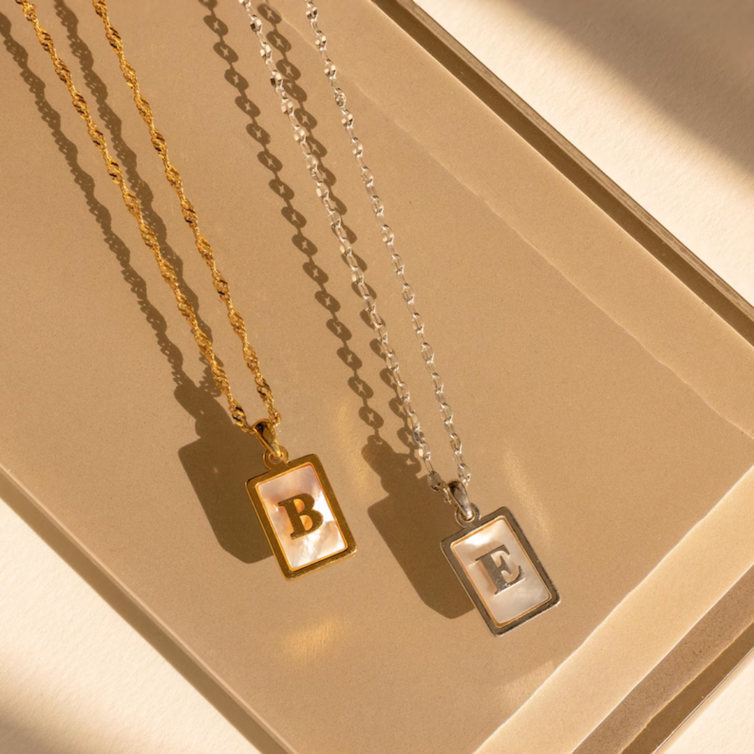 Dames Gepersonaliseerde Wit & Goud Initiaal Ketting