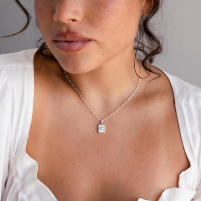 Dames Gepersonaliseerde Wit & Goud Initiaal Ketting